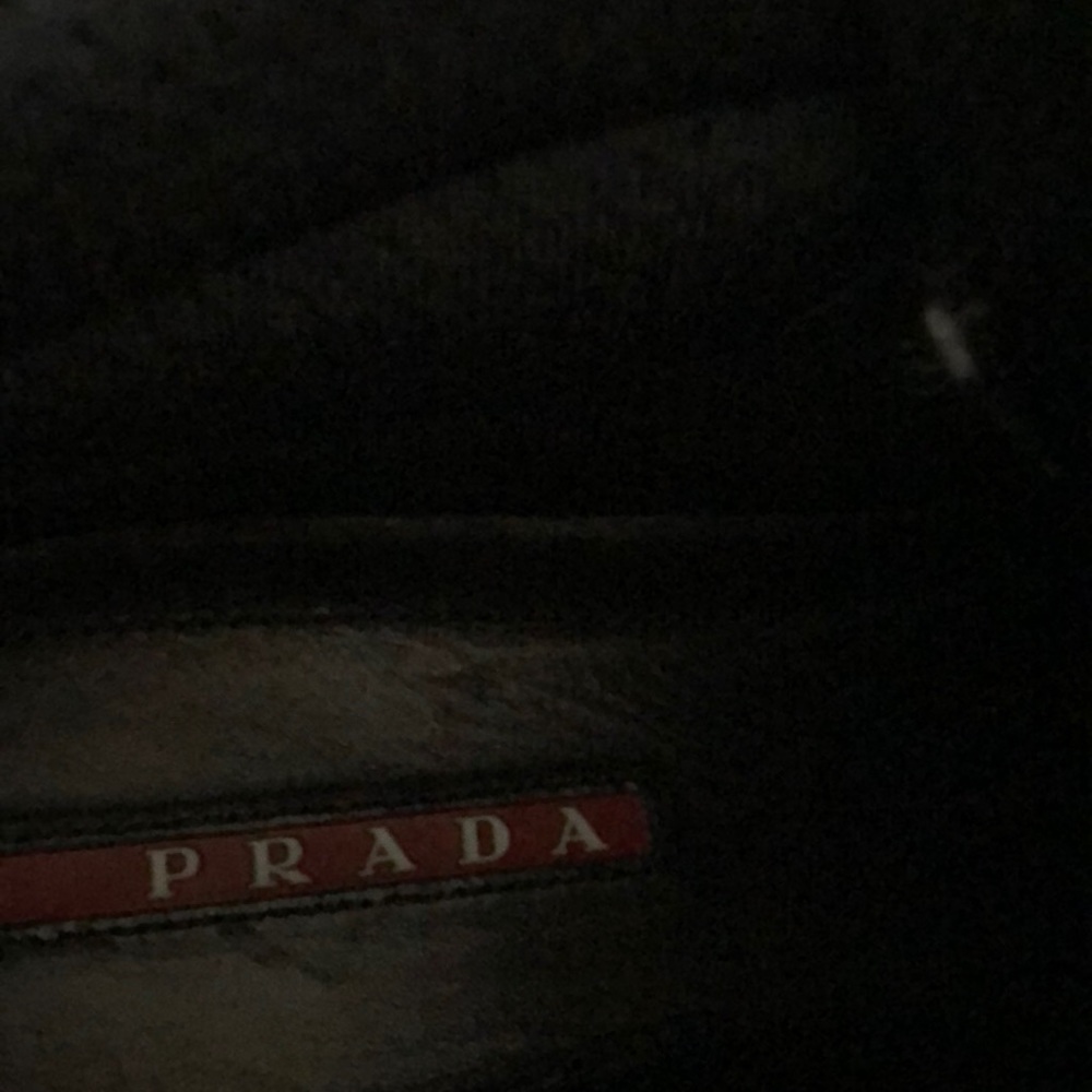 Prada - Picture 5 of 7